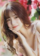 强壮的公么怔服媳妇正在线旁不雅